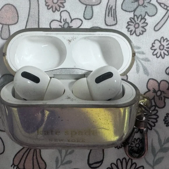 Apple - AirPods 3 Generation Lightning Charging Case
